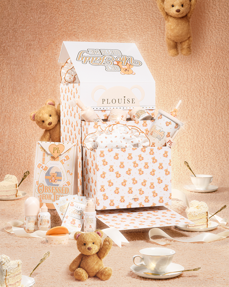 P.Louise Get Unteddy With Me Full PR Teddy Collection Box Setti kakun ja nallekarhujen ympäröimänä