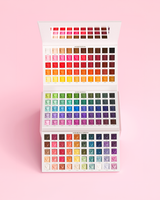 P.Louise Creative Comeback XXXL Rainbow Eyeshadow paletin avoin kotelo