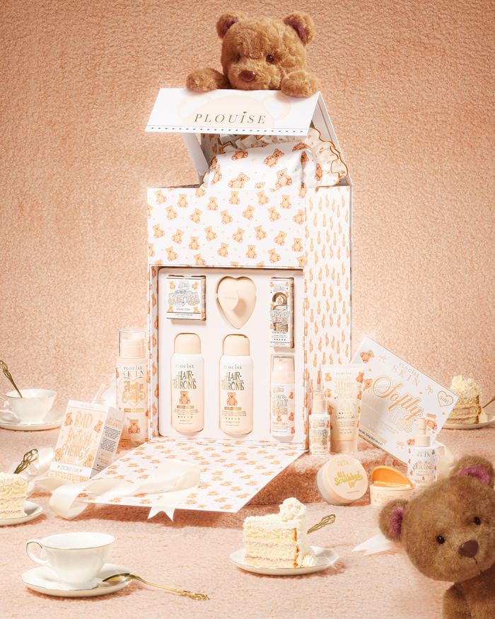 P.Louise Get Unteddy With Me Full Collection PR Box -lahjasetti, jossa on nallekarhuja ja teetä beigellä taustalla
