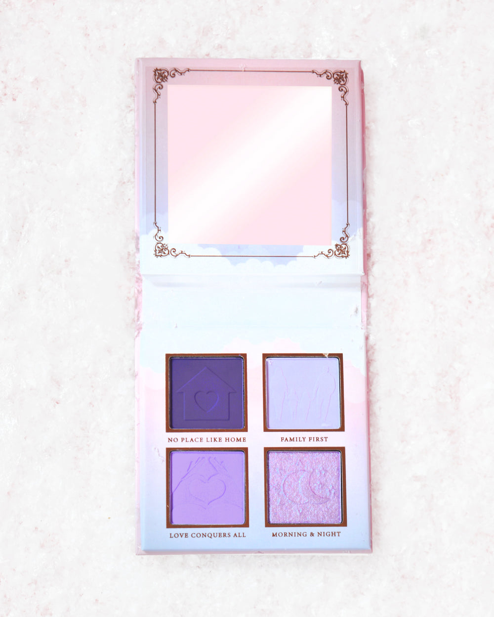 Home Is Where The Heart Is Purple Eyeshadow paletti