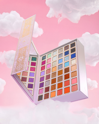 Manifesting My Main Character Eyeshadow paletti