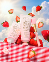 P.Louise Strawberry Overnight Wrapping Mask pöydällä mansikoiden ympäröimänä