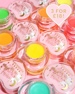 Värikäs kokoelma vaaleanpunaisia P.Louisen sydämenmuotoisia unimaskeja