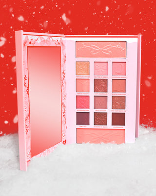 Cozy Chronicles Christmas Face & Eyeshadow paletti