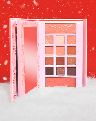 Cozy Chronicles Christmas Face & Eyeshadow paletti