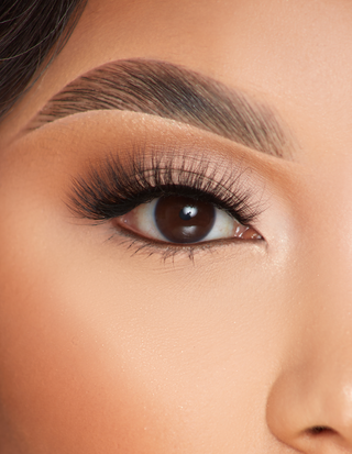 P.Louise Wink ja Wisp Lashes