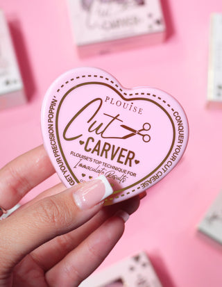 P. Louise Leikkaa Carver